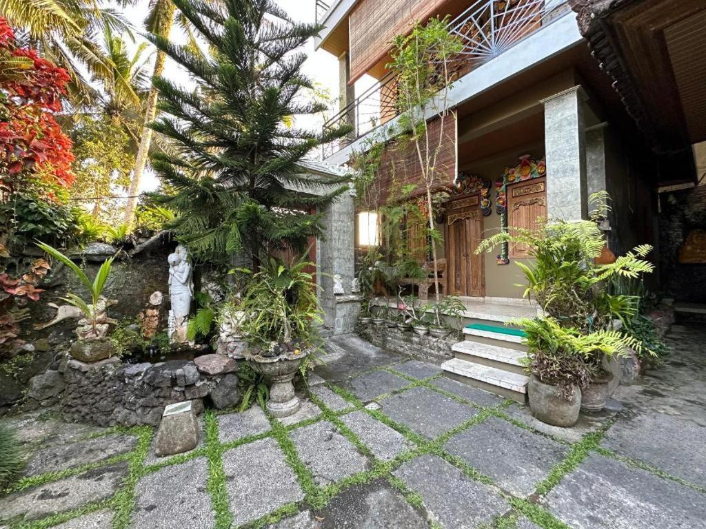 Nirwa 1 Ubud Guesthouse الغرفة الصورة